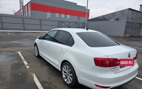 Volkswagen Jetta VI, 2014 год, 1 050 000 рублей, 5 фотография