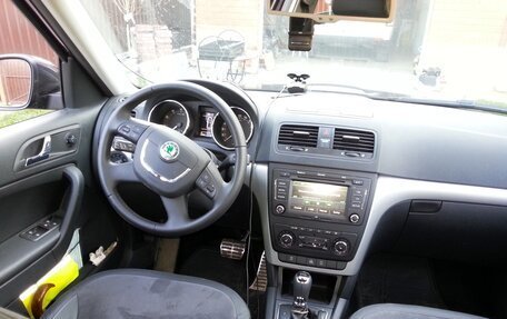 Skoda Yeti I рестайлинг, 2013 год, 999 000 рублей, 5 фотография