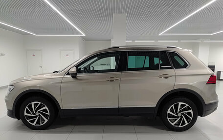 Volkswagen Tiguan II, 2018 год, 2 201 000 рублей, 12 фотография