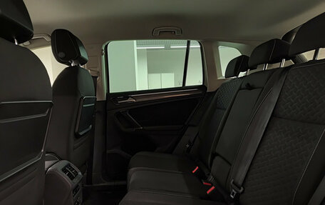 Volkswagen Tiguan II, 2018 год, 2 201 000 рублей, 16 фотография