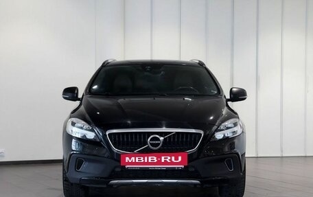 Volvo V40 Cross Country I, 2019 год, 1 990 000 рублей, 2 фотография