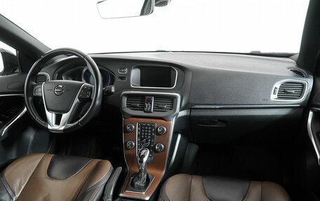 Volvo V40 Cross Country I, 2019 год, 1 990 000 рублей, 9 фотография