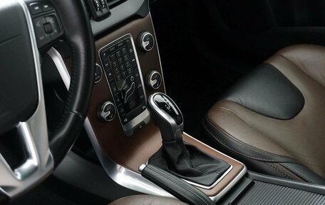 Volvo V40 Cross Country I, 2019 год, 1 990 000 рублей, 16 фотография