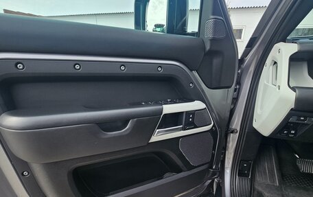 Land Rover Defender II, 2021 год, 6 800 000 рублей, 22 фотография