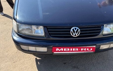 Volkswagen Passat B4, 1993 год, 249 000 рублей, 3 фотография