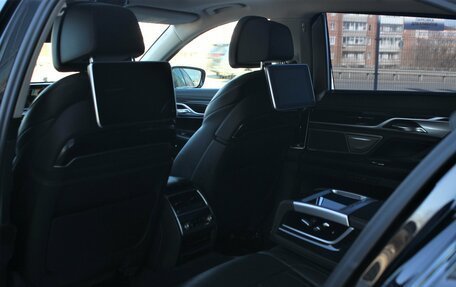 BMW 7 серия, 2019 год, 4 950 000 рублей, 17 фотография