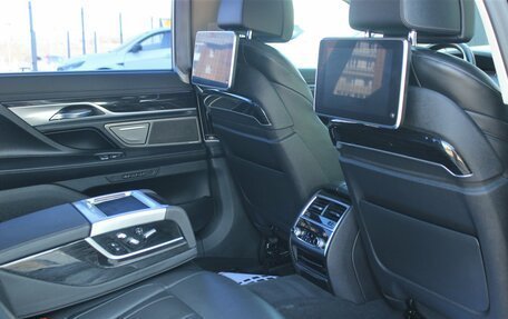 BMW 7 серия, 2019 год, 4 950 000 рублей, 22 фотография