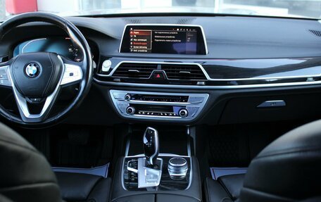 BMW 7 серия, 2019 год, 4 950 000 рублей, 28 фотография