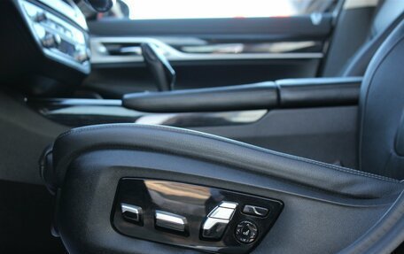 BMW 7 серия, 2019 год, 4 950 000 рублей, 30 фотография