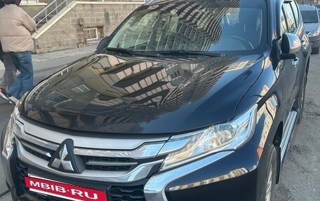 Mitsubishi Pajero Sport III рестайлинг, 2019 год, 2 450 000 рублей, 10 фотография