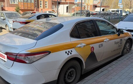 Toyota Camry, 2019 год, 1 570 000 рублей, 2 фотография