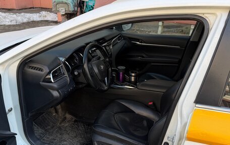 Toyota Camry, 2019 год, 1 570 000 рублей, 4 фотография