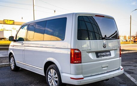 Volkswagen Multivan T6 рестайлинг, 2015 год, 4 398 000 рублей, 5 фотография