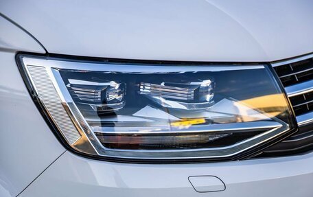 Volkswagen Multivan T6 рестайлинг, 2015 год, 4 398 000 рублей, 10 фотография