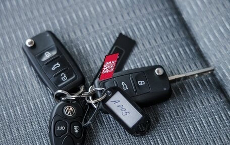 Volkswagen Multivan T6 рестайлинг, 2015 год, 4 398 000 рублей, 13 фотография