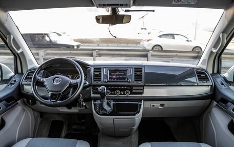 Volkswagen Multivan T6 рестайлинг, 2015 год, 4 398 000 рублей, 30 фотография