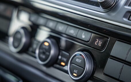 Volkswagen Multivan T6 рестайлинг, 2015 год, 4 398 000 рублей, 22 фотография