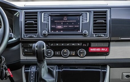 Volkswagen Multivan T6 рестайлинг, 2015 год, 4 398 000 рублей, 31 фотография