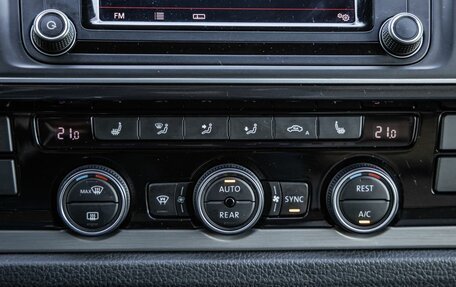 Volkswagen Multivan T6 рестайлинг, 2015 год, 4 398 000 рублей, 37 фотография