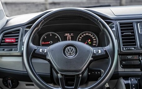 Volkswagen Multivan T6 рестайлинг, 2015 год, 4 398 000 рублей, 34 фотография