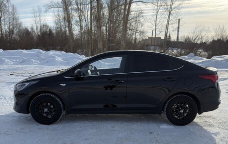 Hyundai Solaris II рестайлинг, 2021 год, 1 680 000 рублей, 2 фотография