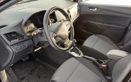 Hyundai Solaris II рестайлинг, 2021 год, 1 680 000 рублей, 11 фотография