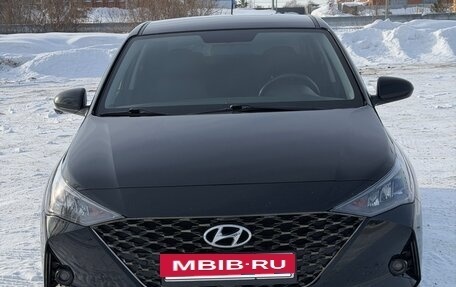 Hyundai Solaris II рестайлинг, 2021 год, 1 680 000 рублей, 8 фотография