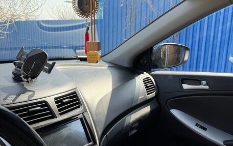 Hyundai Solaris II рестайлинг, 2012 год, 500 000 рублей, 12 фотография