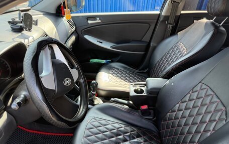 Hyundai Solaris II рестайлинг, 2012 год, 500 000 рублей, 13 фотография