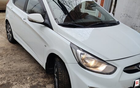 Hyundai Solaris II рестайлинг, 2012 год, 850 000 рублей, 7 фотография