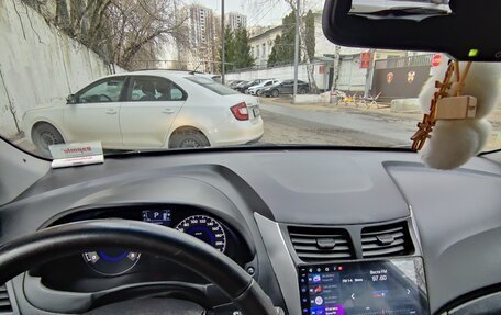 Hyundai Solaris II рестайлинг, 2012 год, 850 000 рублей, 3 фотография