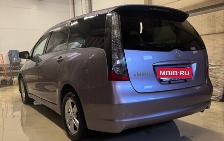 Mitsubishi Grandis, 2003 год, 700 000 рублей, 3 фотография