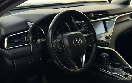 Toyota Camry, 2018 год, 2 250 000 рублей, 7 фотография