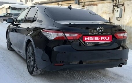 Toyota Camry, 2018 год, 2 250 000 рублей, 4 фотография