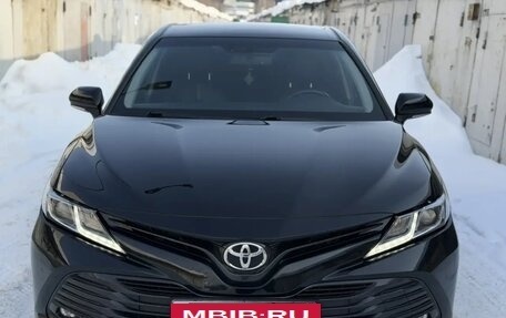 Toyota Camry, 2018 год, 2 250 000 рублей, 3 фотография