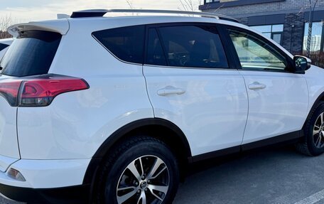 Toyota RAV4, 2018 год, 2 700 000 рублей, 3 фотография