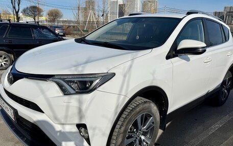 Toyota RAV4, 2018 год, 2 700 000 рублей, 6 фотография