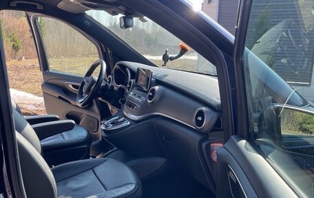 Mercedes-Benz V-Класс, 2016 год, 3 500 000 рублей, 5 фотография