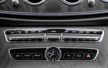 Mercedes-Benz E-Класс, 2020 год, 3 628 000 рублей, 28 фотография