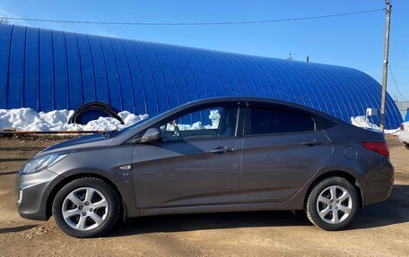 Hyundai Solaris II рестайлинг, 2011 год, 700 000 рублей, 4 фотография