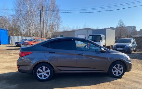 Hyundai Solaris II рестайлинг, 2011 год, 700 000 рублей, 5 фотография