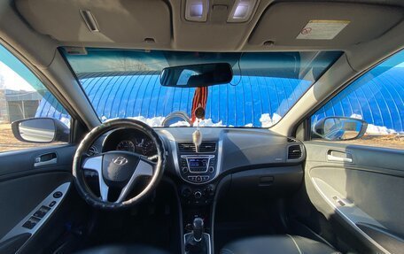 Hyundai Solaris II рестайлинг, 2011 год, 700 000 рублей, 9 фотография