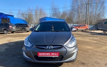 Hyundai Solaris II рестайлинг, 2011 год, 700 000 рублей, 2 фотография