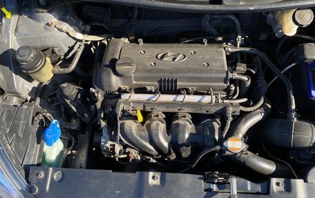 Hyundai Solaris II рестайлинг, 2011 год, 700 000 рублей, 14 фотография