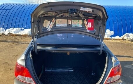 Hyundai Solaris II рестайлинг, 2011 год, 700 000 рублей, 13 фотография