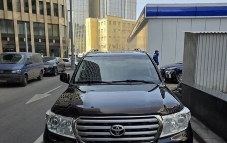 Toyota Land Cruiser 200, 2011 год, 2 700 000 рублей, 7 фотография