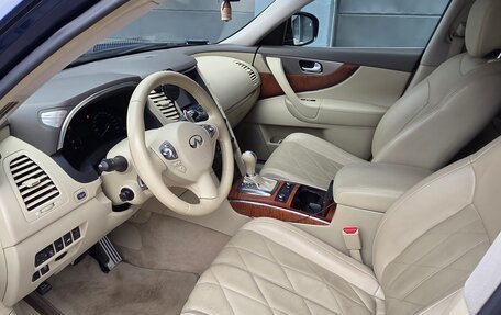 Infiniti QX70, 2015 год, 2 590 000 рублей, 10 фотография