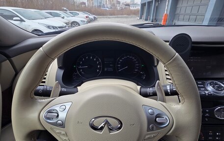 Infiniti QX70, 2015 год, 2 590 000 рублей, 12 фотография