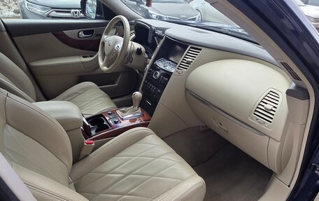 Infiniti QX70, 2015 год, 2 590 000 рублей, 9 фотография