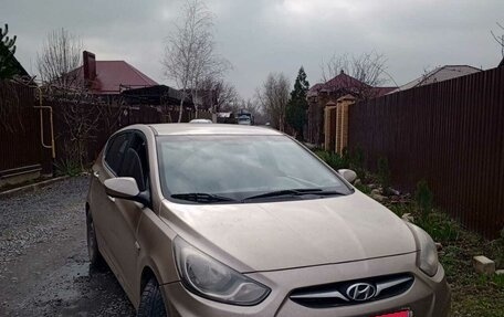 Hyundai Solaris II рестайлинг, 2011 год, 660 000 рублей, 1 фотография